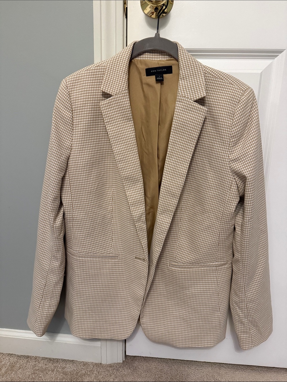 Ann Taylor Beige Houndstooth Women's Blazer size 4